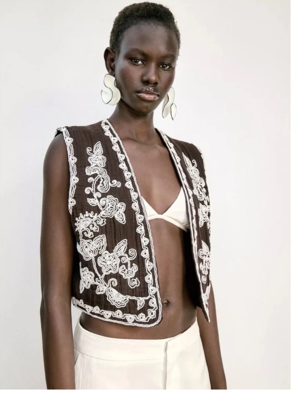 VIRAL FALL 🍁 WITHOUT TAG ONE ZARA Embroidered Vest size XL 
🚨NO DISCOUNT